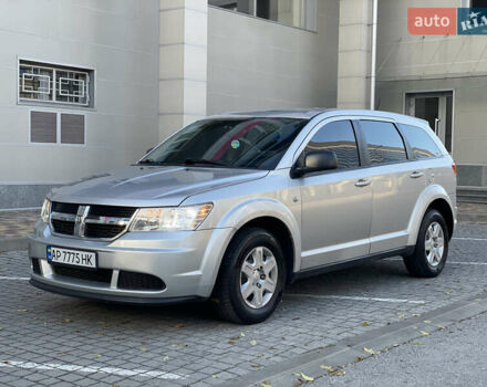Серый Додж Джорни, объемом двигателя 2.36 л и пробегом 270 тыс. км за 9790 $, фото 2 на Automoto.ua