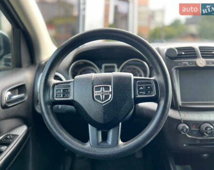 Сірий Додж Джорні, об'ємом двигуна 2.36 л та пробігом 142 тис. км за 10000 $, фото 8 на Automoto.ua