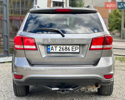 Сірий Додж Джорні, об'ємом двигуна 2.36 л та пробігом 142 тис. км за 10000 $, фото 3 на Automoto.ua