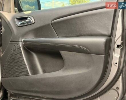 Серый Додж Джорни, объемом двигателя 2.36 л и пробегом 177 тыс. км за 9800 $, фото 40 на Automoto.ua