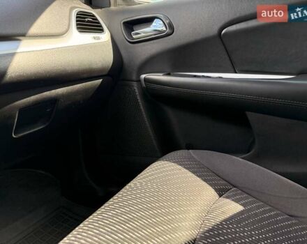 Серый Додж Джорни, объемом двигателя 2.36 л и пробегом 177 тыс. км за 9800 $, фото 24 на Automoto.ua