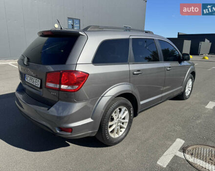 Серый Додж Джорни, объемом двигателя 2.4 л и пробегом 310 тыс. км за 8200 $, фото 4 на Automoto.ua
