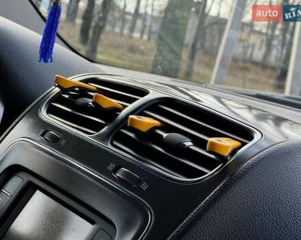 Серый Додж Джорни, объемом двигателя 3.6 л и пробегом 189 тыс. км за 8950 $, фото 37 на Automoto.ua