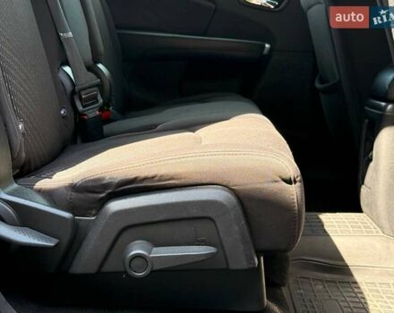 Серый Додж Джорни, объемом двигателя 2.36 л и пробегом 177 тыс. км за 9800 $, фото 37 на Automoto.ua