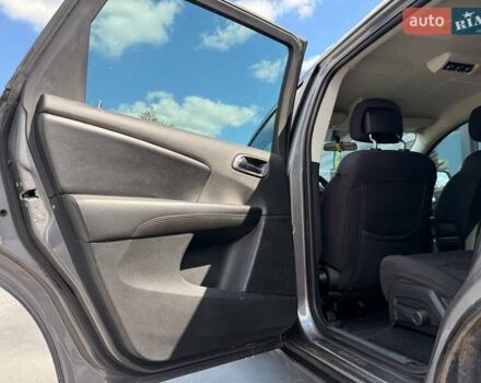 Серый Додж Джорни, объемом двигателя 2.36 л и пробегом 177 тыс. км за 9800 $, фото 25 на Automoto.ua