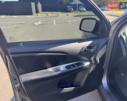 Серый Додж Джорни, объемом двигателя 2.4 л и пробегом 310 тыс. км за 8200 $, фото 10 на Automoto.ua