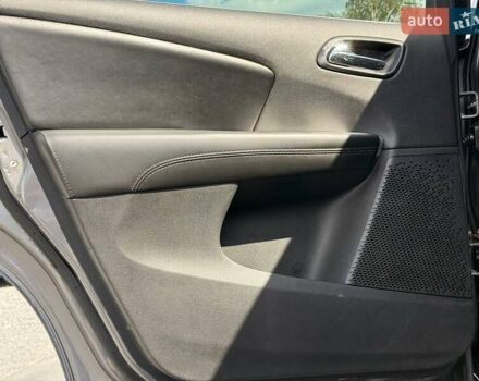 Серый Додж Джорни, объемом двигателя 2.36 л и пробегом 177 тыс. км за 9800 $, фото 26 на Automoto.ua