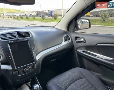 Серый Додж Джорни, объемом двигателя 2.36 л и пробегом 185 тыс. км за 11000 $, фото 33 на Automoto.ua