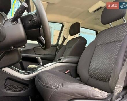 Серый Додж Джорни, объемом двигателя 2.36 л и пробегом 177 тыс. км за 9800 $, фото 18 на Automoto.ua