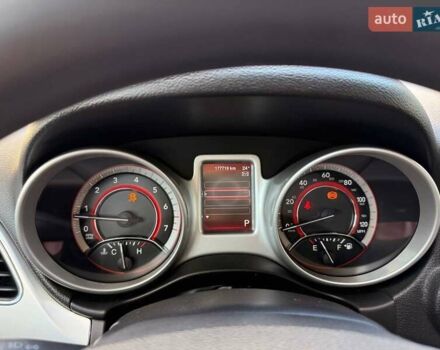 Серый Додж Джорни, объемом двигателя 2.36 л и пробегом 177 тыс. км за 9800 $, фото 21 на Automoto.ua