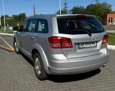 Серый Додж Джорни, объемом двигателя 2.4 л и пробегом 137 тыс. км за 10000 $, фото 4 на Automoto.ua