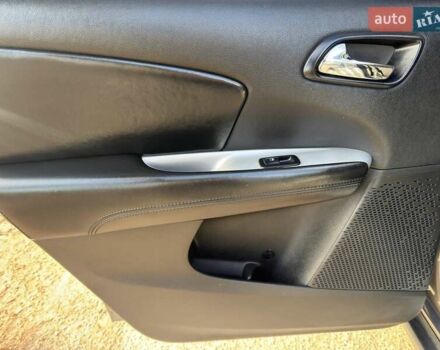 Серый Додж Джорни, объемом двигателя 3.6 л и пробегом 189 тыс. км за 8950 $, фото 32 на Automoto.ua