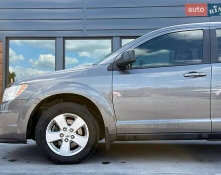 Серый Додж Джорни, объемом двигателя 2.36 л и пробегом 177 тыс. км за 9800 $, фото 5 на Automoto.ua