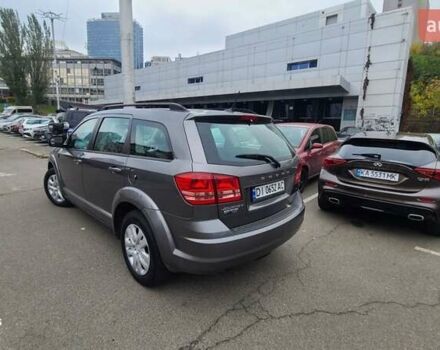 Сірий Додж Джорні, об'ємом двигуна 2.36 л та пробігом 320 тис. км за 8900 $, фото 1 на Automoto.ua