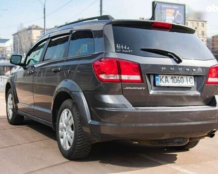 Серый Додж Джорни, объемом двигателя 2.4 л и пробегом 333 тыс. км за 9300 $, фото 7 на Automoto.ua