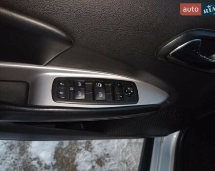 Сірий Додж Джорні, об'ємом двигуна 2.36 л та пробігом 190 тис. км за 10500 $, фото 4 на Automoto.ua