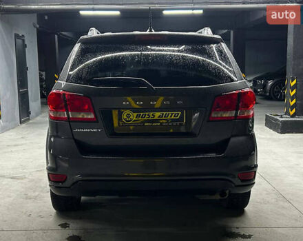 Сірий Додж Джорні, об'ємом двигуна 2.36 л та пробігом 248 тис. км за 10500 $, фото 4 на Automoto.ua