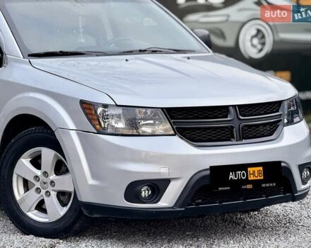 Серый Додж Джорни, объемом двигателя 2.36 л и пробегом 215 тыс. км за 8900 $, фото 1 на Automoto.ua