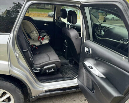 Сірий Додж Джорні, об'ємом двигуна 2.36 л та пробігом 198 тис. км за 9000 $, фото 6 на Automoto.ua