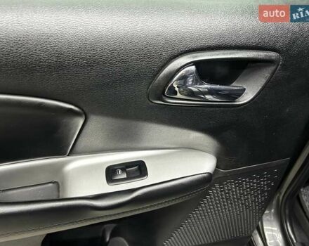 Сірий Додж Джорні, об'ємом двигуна 2.36 л та пробігом 248 тис. км за 10500 $, фото 19 на Automoto.ua