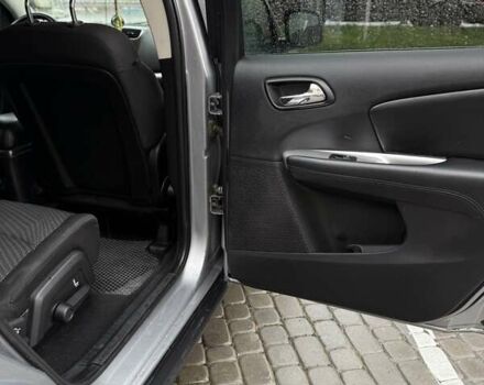 Сірий Додж Джорні, об'ємом двигуна 2.36 л та пробігом 266 тис. км за 10000 $, фото 11 на Automoto.ua