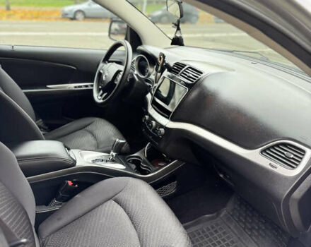 Сірий Додж Джорні, об'ємом двигуна 2.36 л та пробігом 198 тис. км за 9000 $, фото 7 на Automoto.ua