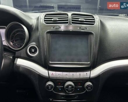 Сірий Додж Джорні, об'ємом двигуна 2.36 л та пробігом 248 тис. км за 10500 $, фото 12 на Automoto.ua