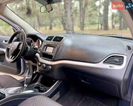 Сірий Додж Джорні, об'ємом двигуна 2.36 л та пробігом 251 тис. км за 10500 $, фото 11 на Automoto.ua