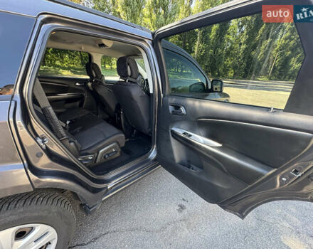 Сірий Додж Джорні, об'ємом двигуна 2.36 л та пробігом 270 тис. км за 8900 $, фото 11 на Automoto.ua