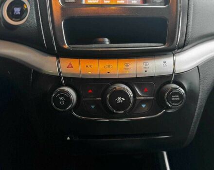 Серый Додж Джорни, объемом двигателя 2.36 л и пробегом 266 тыс. км за 9599 $, фото 9 на Automoto.ua