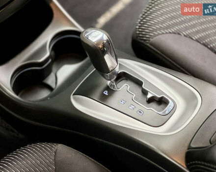 Сірий Додж Джорні, об'ємом двигуна 2.36 л та пробігом 251 тис. км за 10500 $, фото 17 на Automoto.ua