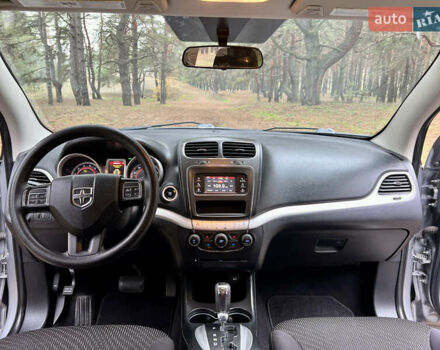 Сірий Додж Джорні, об'ємом двигуна 2.36 л та пробігом 251 тис. км за 10500 $, фото 13 на Automoto.ua