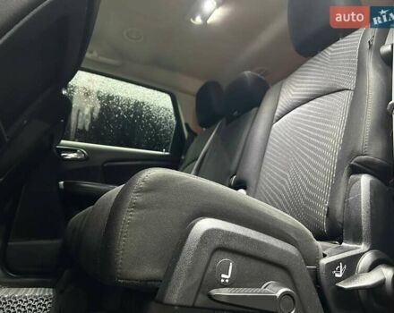 Сірий Додж Джорні, об'ємом двигуна 2.36 л та пробігом 248 тис. км за 10500 $, фото 17 на Automoto.ua