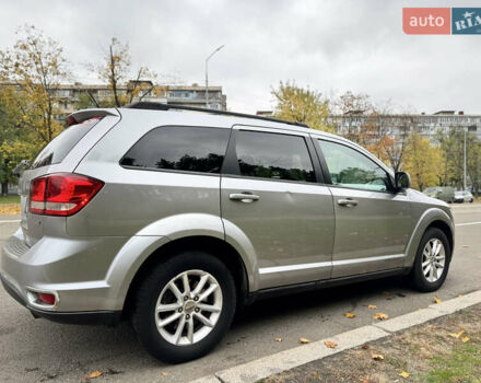 Сірий Додж Джорні, об'ємом двигуна 2.36 л та пробігом 198 тис. км за 9000 $, фото 4 на Automoto.ua