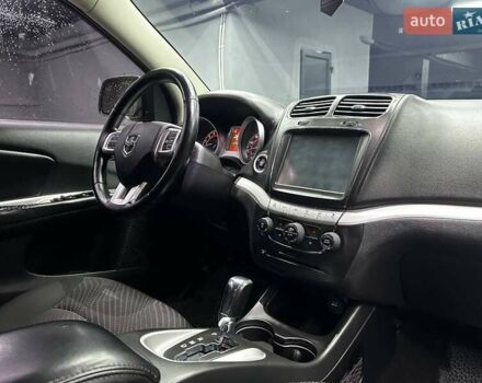 Сірий Додж Джорні, об'ємом двигуна 2.36 л та пробігом 248 тис. км за 10500 $, фото 6 на Automoto.ua