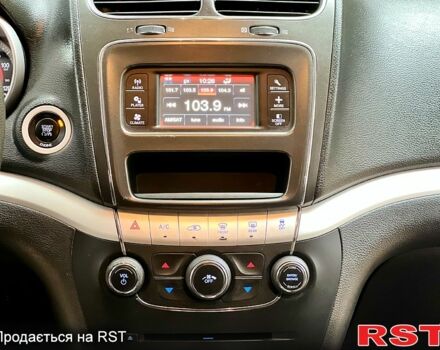 Серый Додж Джорни, объемом двигателя 2.4 л и пробегом 250 тыс. км за 10500 $, фото 12 на Automoto.ua