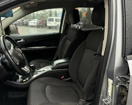 Сірий Додж Джорні, об'ємом двигуна 2.36 л та пробігом 266 тис. км за 10000 $, фото 7 на Automoto.ua