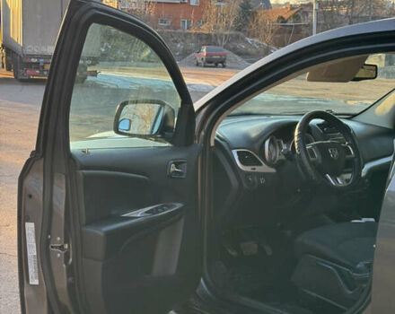 Серый Додж Джорни, объемом двигателя 2.36 л и пробегом 193 тыс. км за 10100 $, фото 2 на Automoto.ua