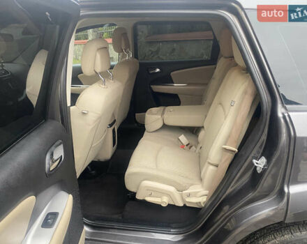 Серый Додж Джорни, объемом двигателя 2.36 л и пробегом 240 тыс. км за 9999 $, фото 8 на Automoto.ua