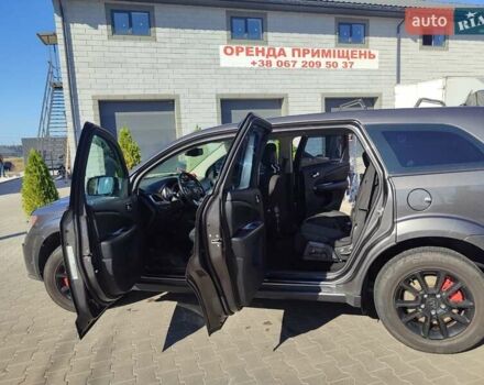 Серый Додж Джорни, объемом двигателя 2.36 л и пробегом 200 тыс. км за 13000 $, фото 1 на Automoto.ua