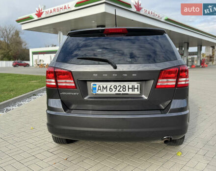 Сірий Додж Джорні, об'ємом двигуна 2.36 л та пробігом 204 тис. км за 7999 $, фото 5 на Automoto.ua