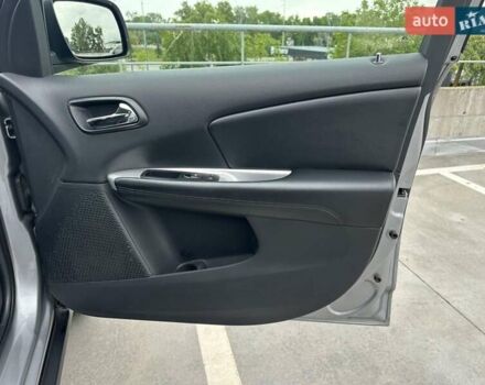 Серый Додж Джорни, объемом двигателя 2.36 л и пробегом 144 тыс. км за 9700 $, фото 14 на Automoto.ua