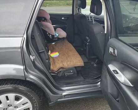 Серый Додж Джорни, объемом двигателя 2.36 л и пробегом 134 тыс. км за 10600 $, фото 11 на Automoto.ua