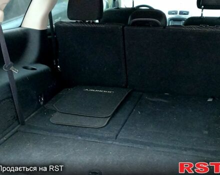 Серый Додж Джорни, объемом двигателя 3.6 л и пробегом 155 тыс. км за 10900 $, фото 2 на Automoto.ua