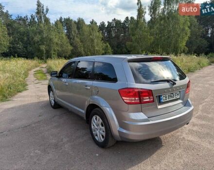 Сірий Додж Джорні, об'ємом двигуна 2.36 л та пробігом 166 тис. км за 10000 $, фото 7 на Automoto.ua