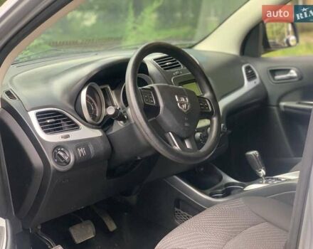 Серый Додж Джорни, объемом двигателя 2.4 л и пробегом 122 тыс. км за 12300 $, фото 6 на Automoto.ua