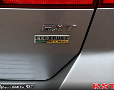 Серый Додж Джорни, объемом двигателя 3.6 л и пробегом 155 тыс. км за 10900 $, фото 1 на Automoto.ua