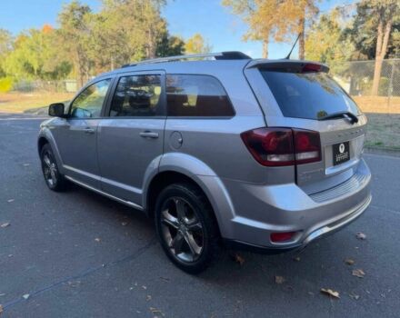 Серый Додж Джорни, объемом двигателя 3.6 л и пробегом 70 тыс. км за 2000 $, фото 5 на Automoto.ua