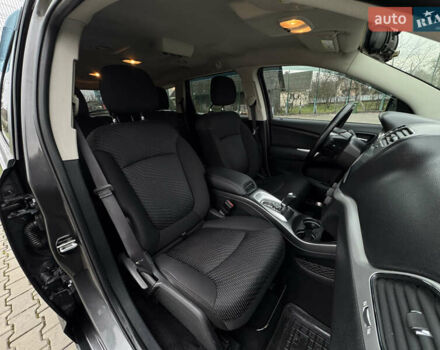 Серый Додж Джорни, объемом двигателя 2.4 л и пробегом 141 тыс. км за 10500 $, фото 53 на Automoto.ua