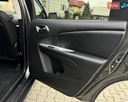 Серый Додж Джорни, объемом двигателя 2.4 л и пробегом 141 тыс. км за 10500 $, фото 48 на Automoto.ua